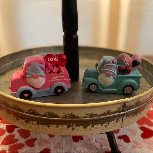 Valentine’s Day Gnome Decor, Valentine’s Day LED Lighted Gnome Cars Set Of 2 - Picture 5 of 16